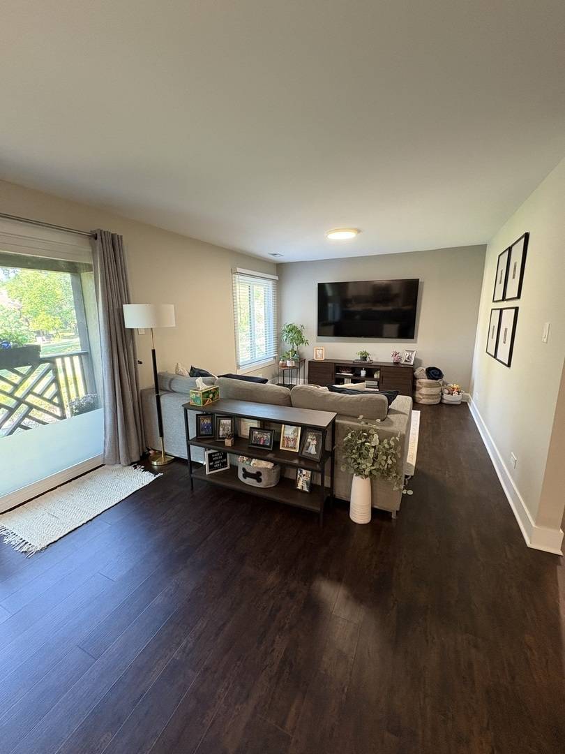 Wheaton, IL 60189,1704 Lakecliffe Drive #B