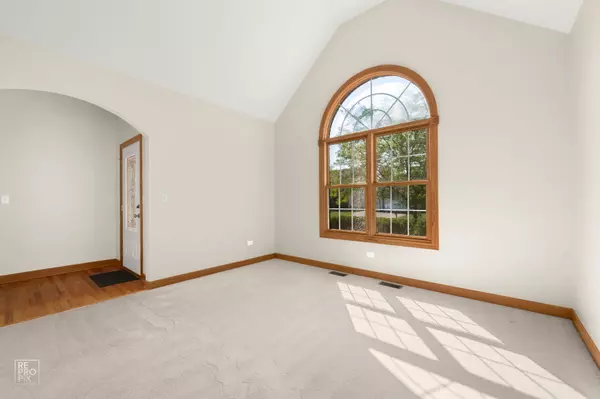 Oswego, IL 60543,405 Sudbury Circle