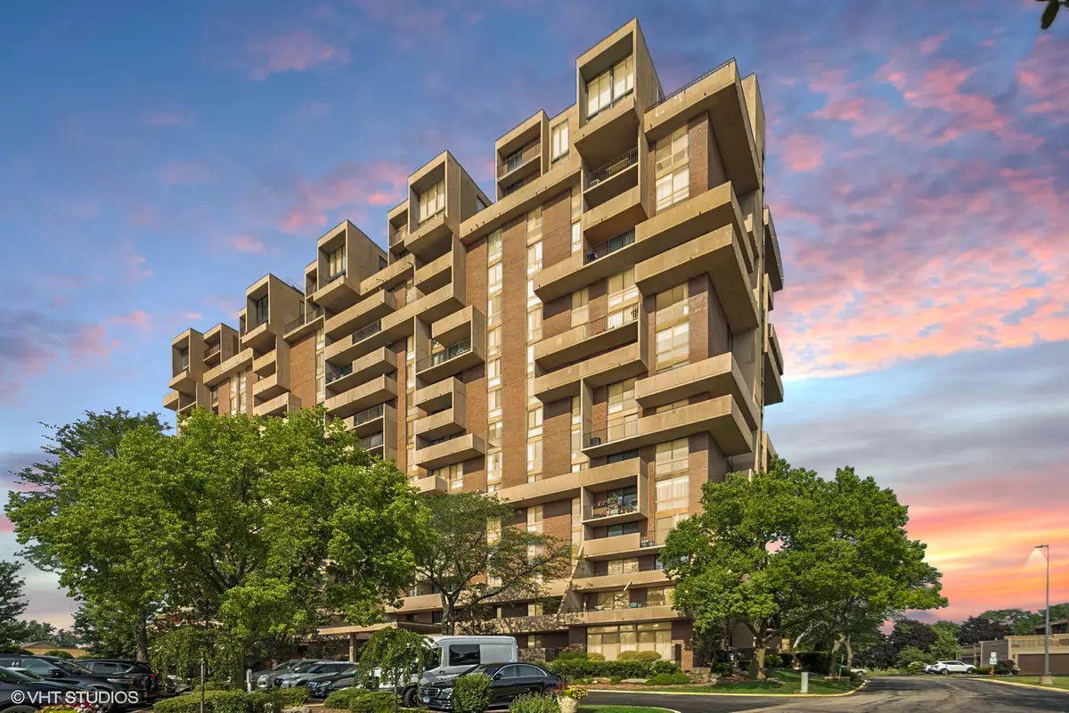 Wood Dale, IL 60191,465 W Dominion Drive #709