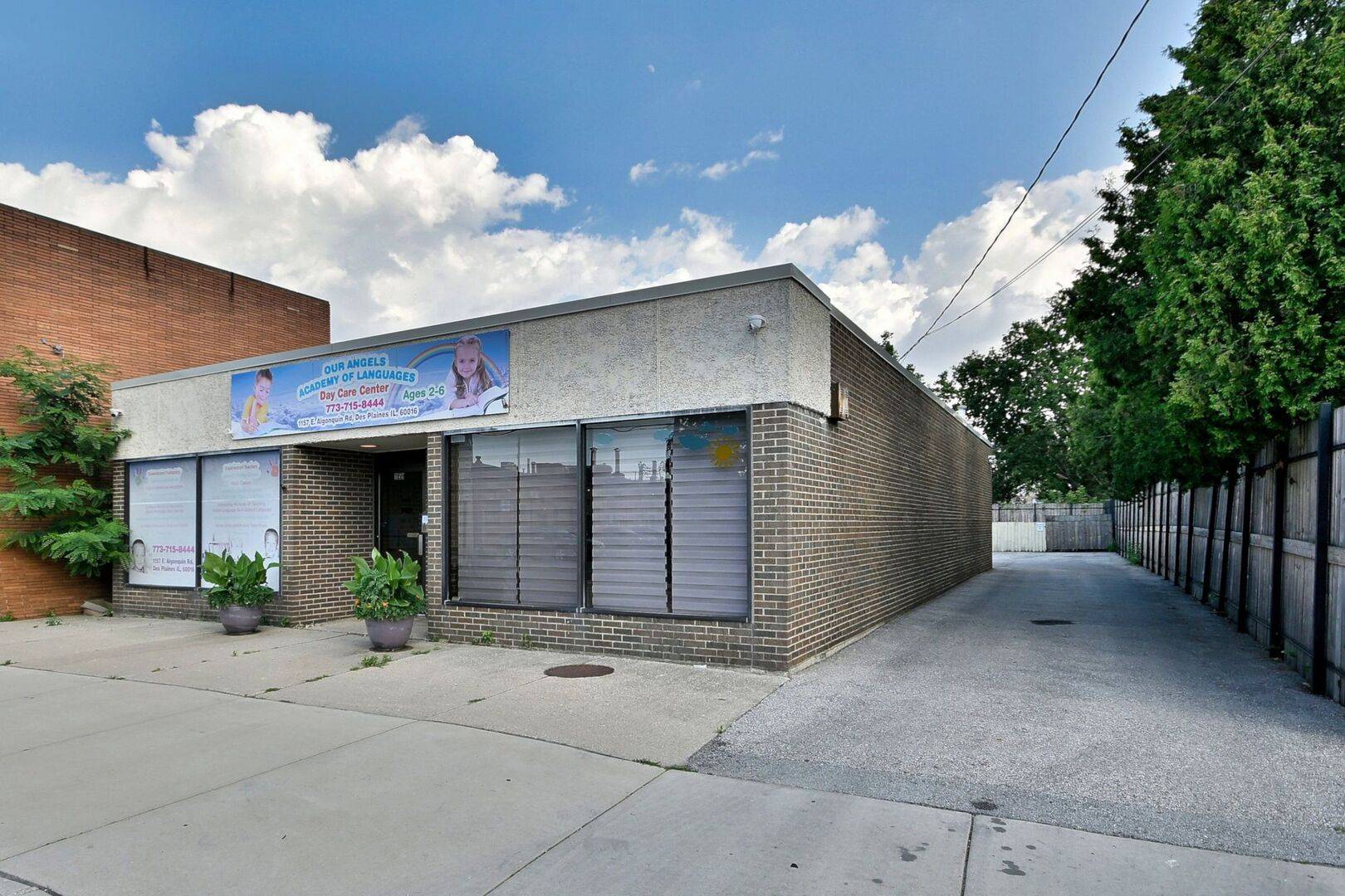 1157 E ALGONQUIN Road, Des Plaines, IL 60016