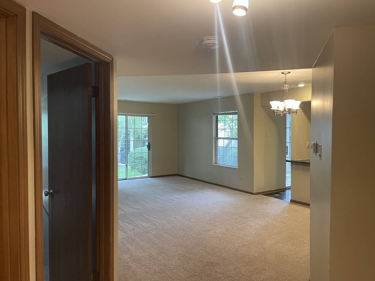Schaumburg, IL 60195,124 White Oak Court #2