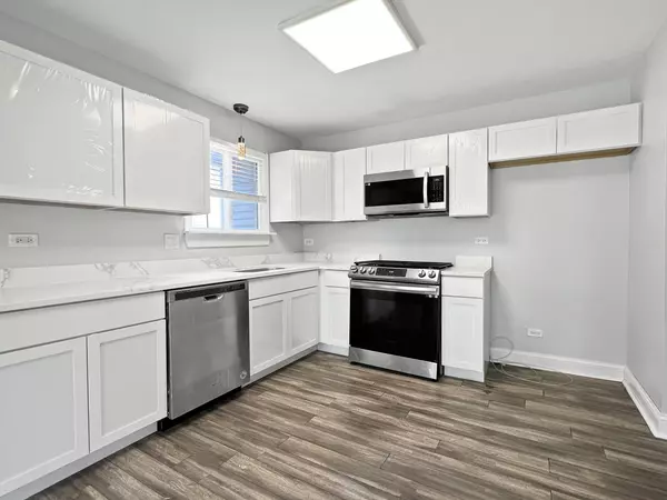 Naperville, IL 60540,24W500 Seabrook Court