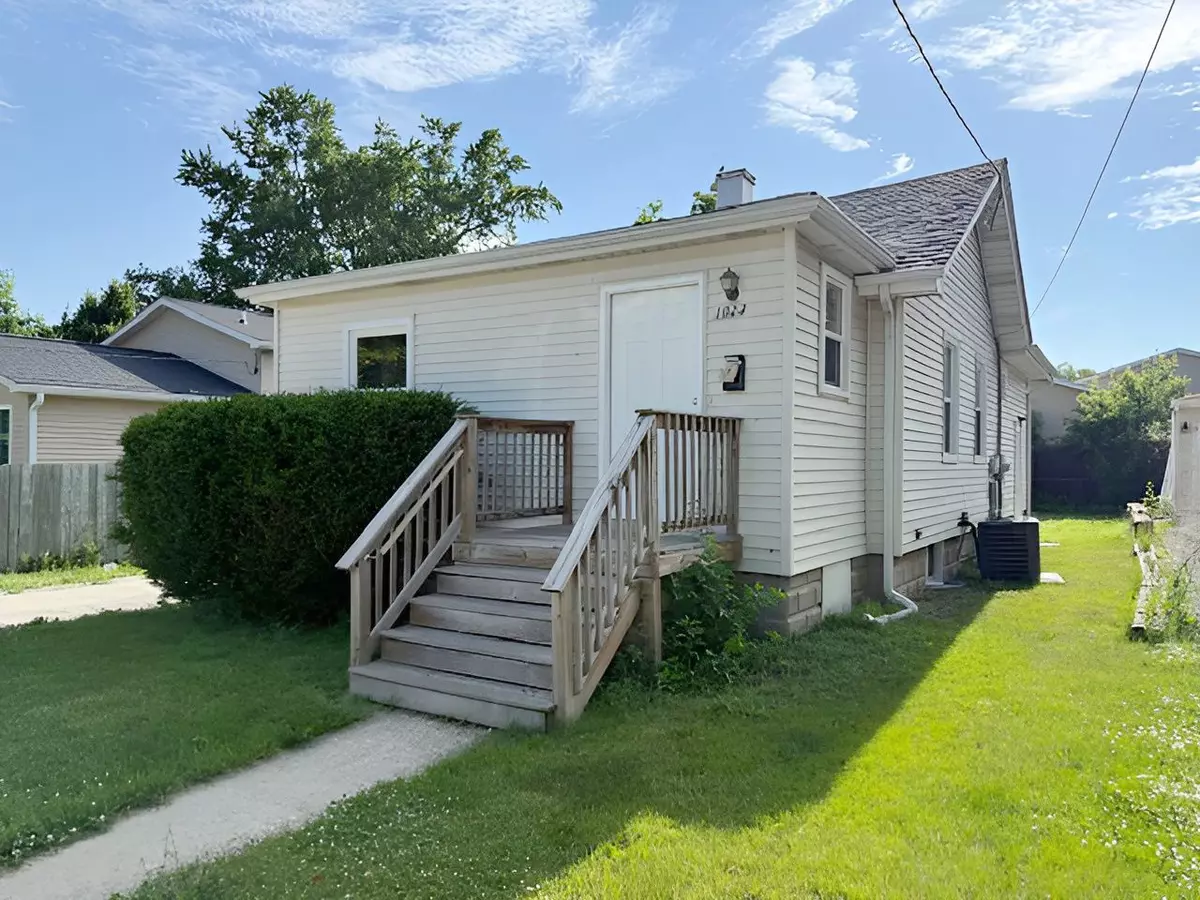 Waukegan, IL 60085,1023 N Elmwood Avenue