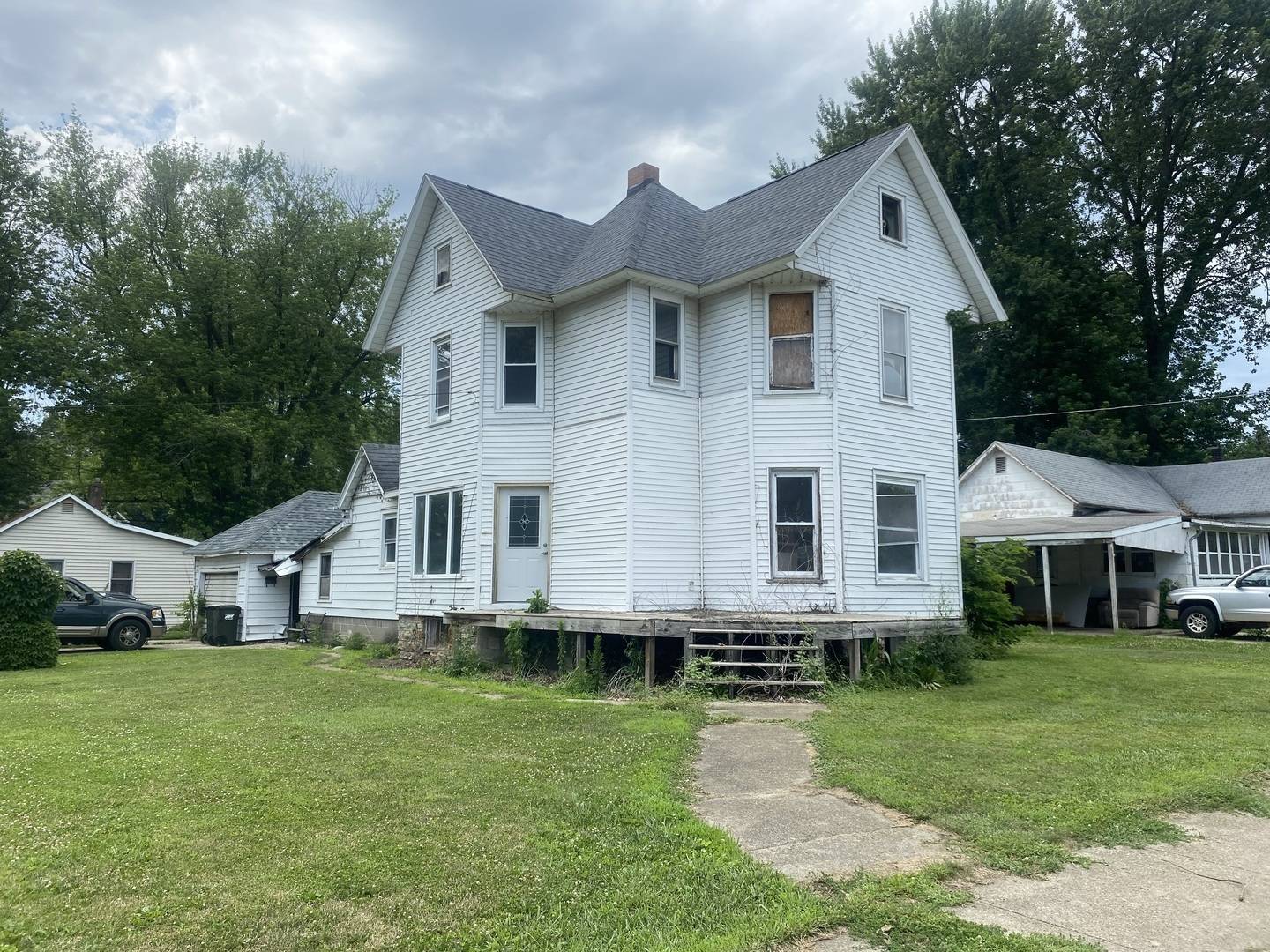 901 4th Avenue, Sterling, IL 61081