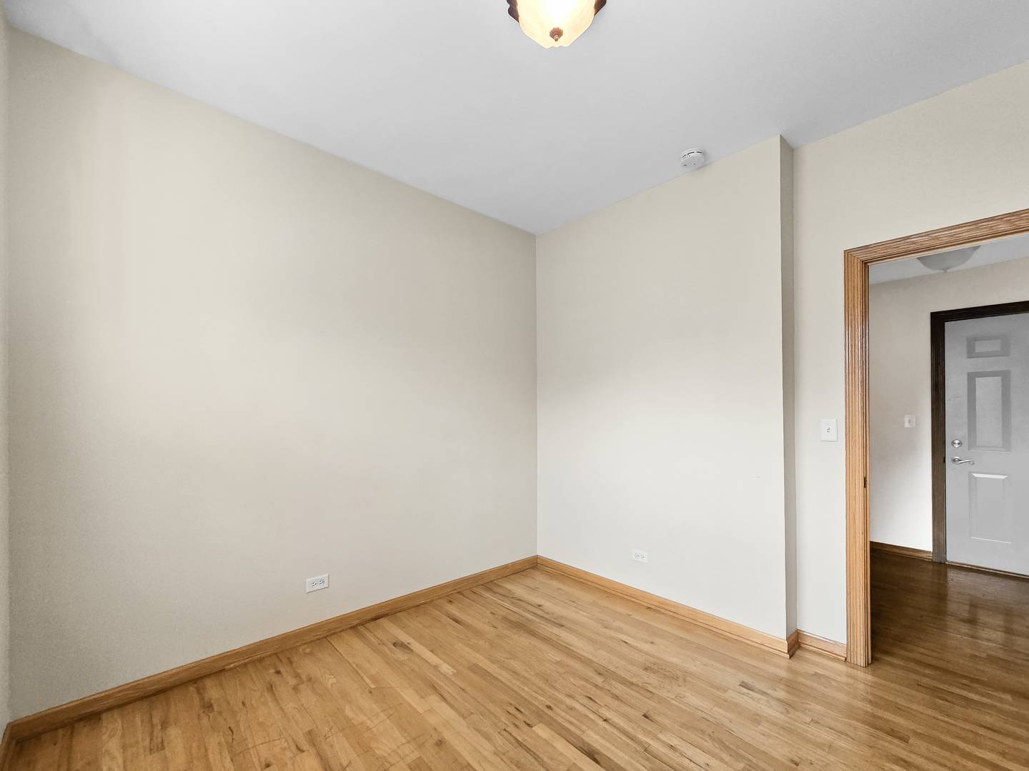 Chicago, IL 60625,4904 N Drake Avenue #1W