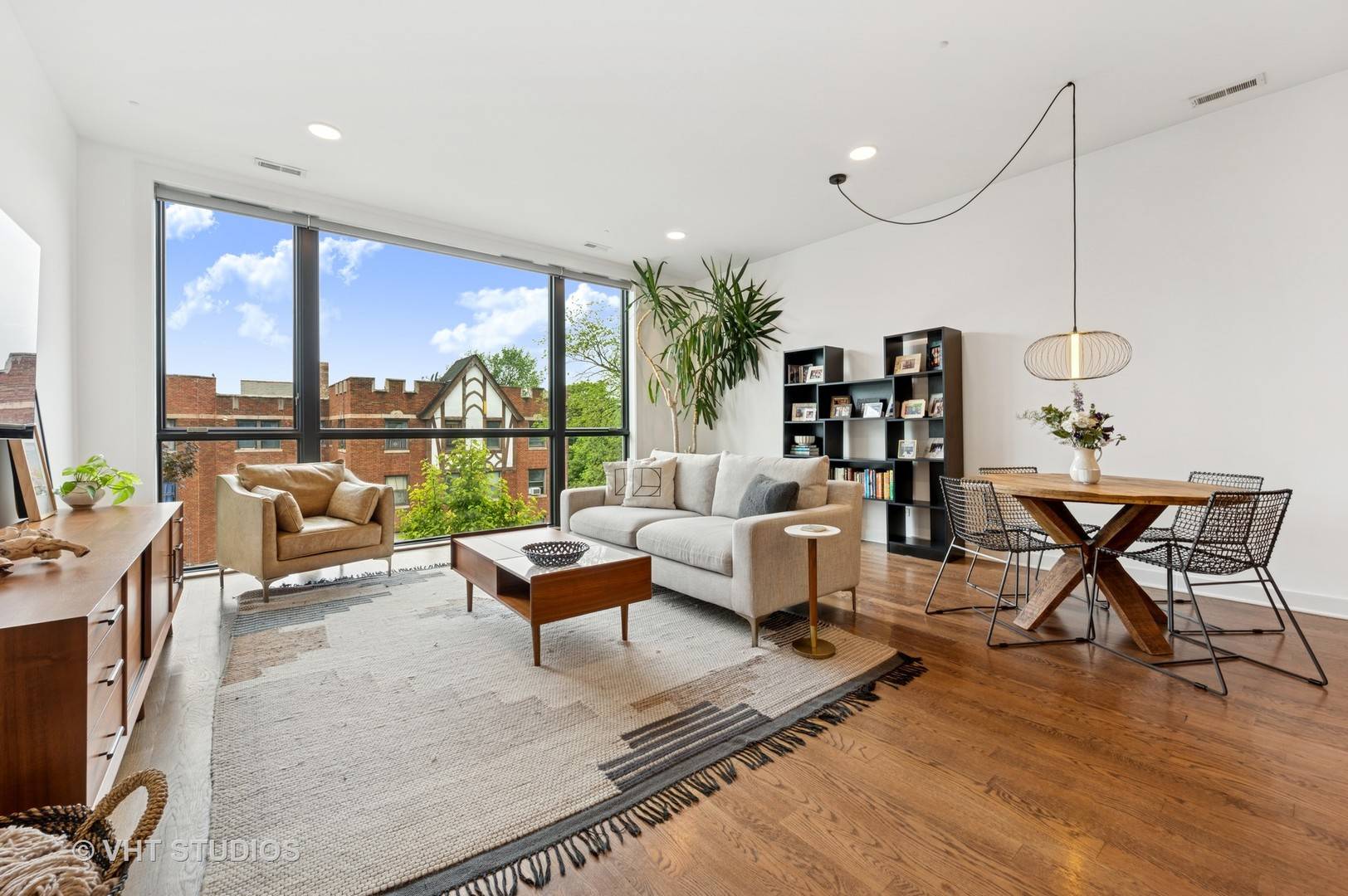 Chicago, IL 60647,2125 N Mozart Street #3