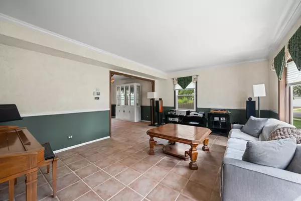 Wheeling, IL 60090,1054 Shady Tree Lane