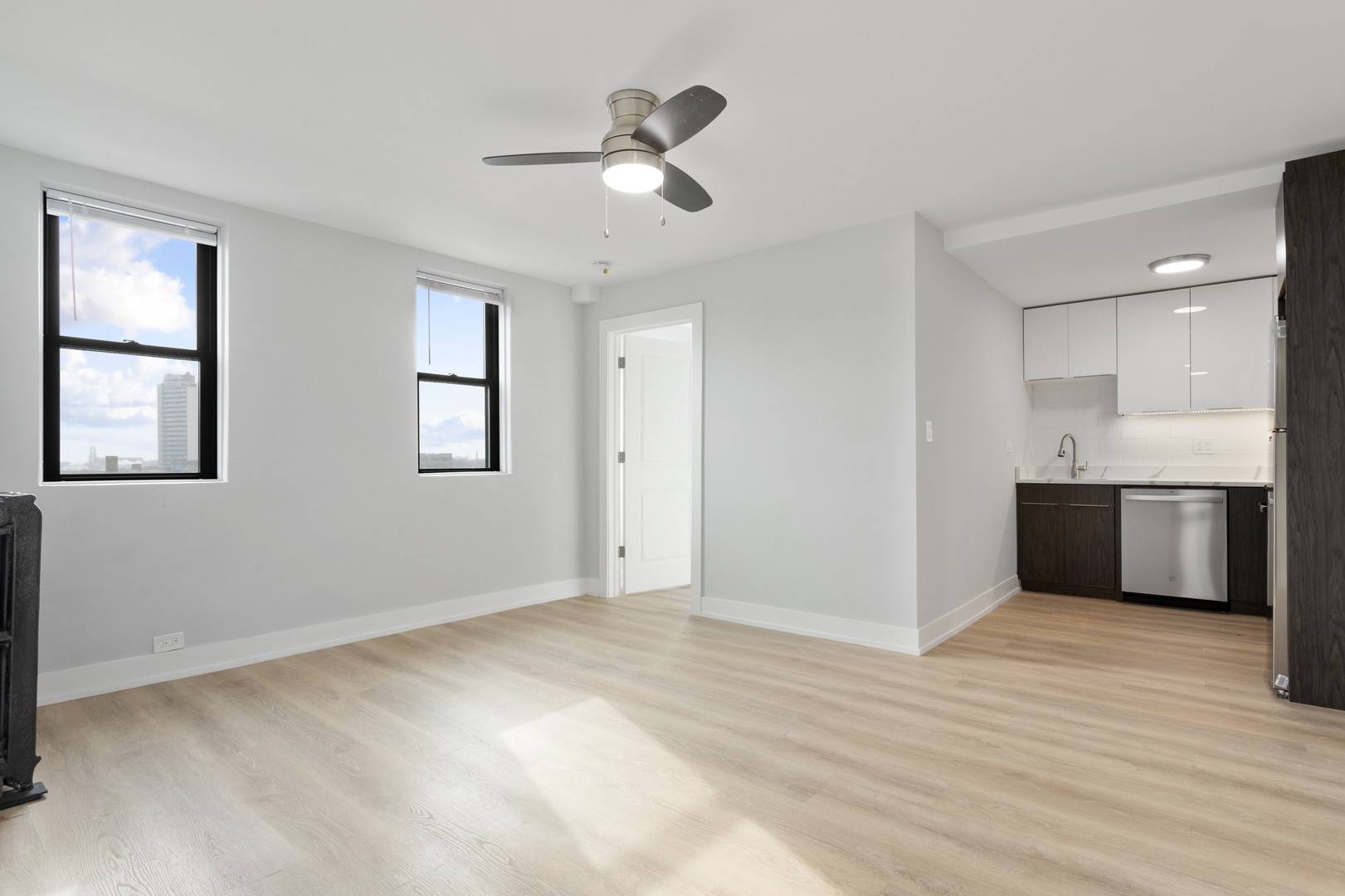 Chicago, IL 60660,6026 N Winthrop Avenue #4G