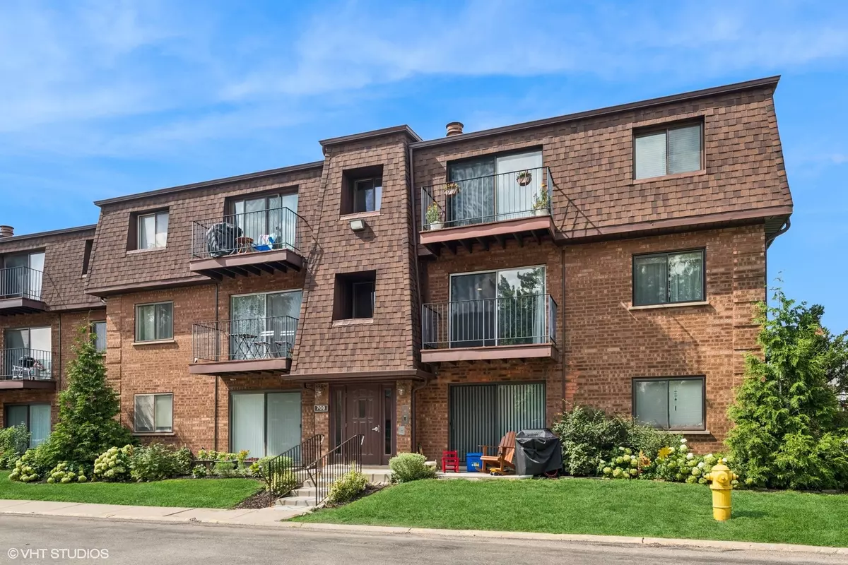 Glenview, IL 60025,700 Cobblestone Circle #D