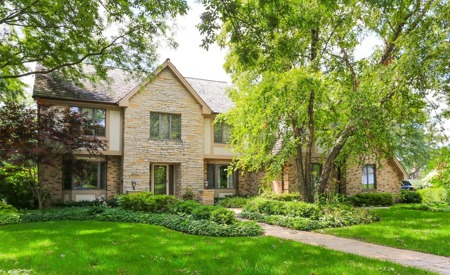 Burr Ridge, IL 60527,560 81st Street