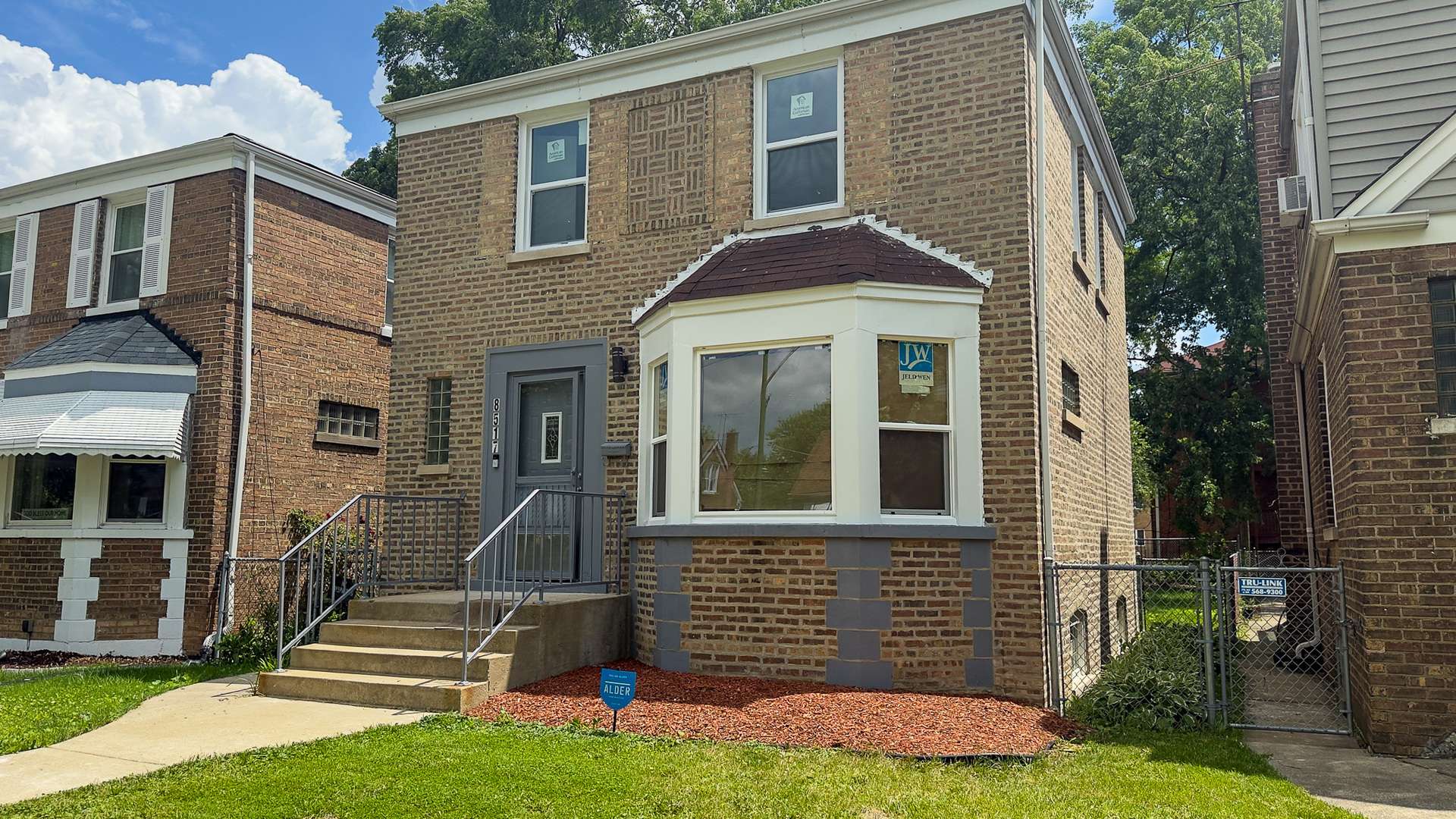 Chicago, IL 60620,8517 S Wallace Street