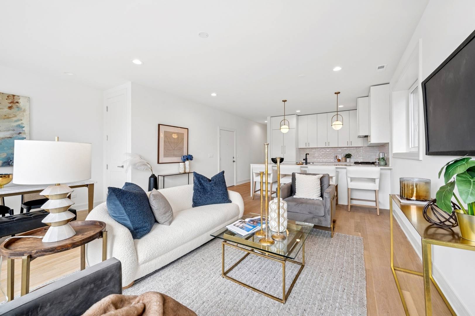 Chicago, IL 60614,1352 W Diversey Parkway #2