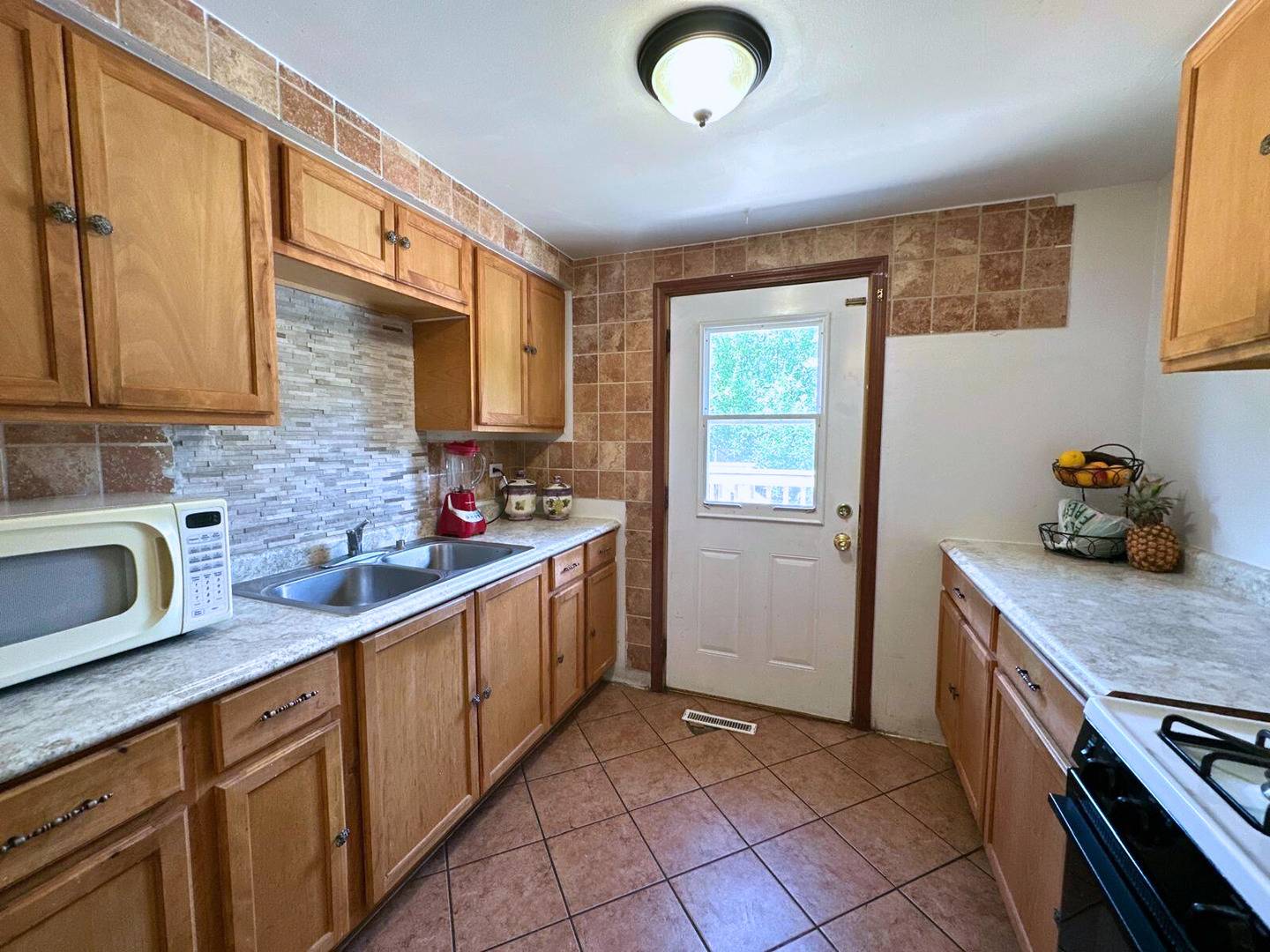 Carpentersville, IL 60110,1824 Endicott Circle
