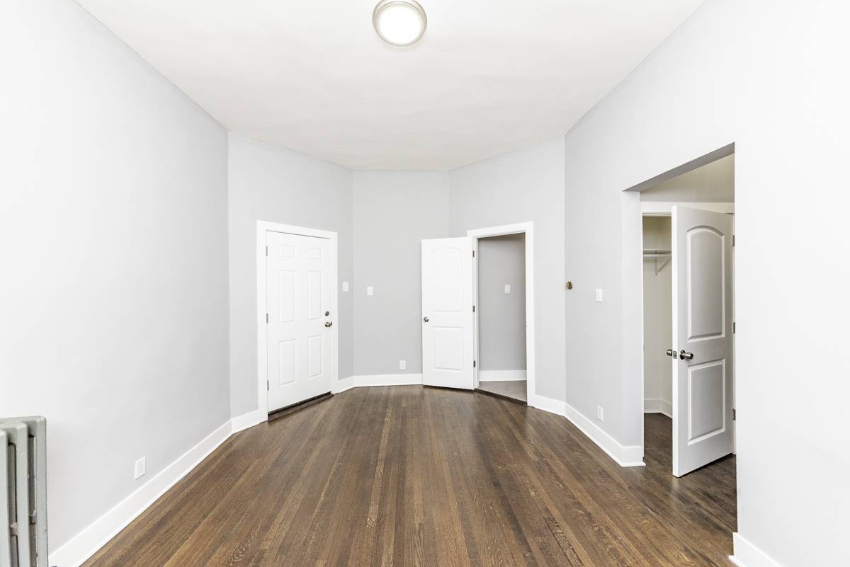 Oak Park, IL 60302,324 Lake Street #2R
