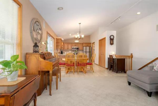 Urbana, IL 61802,1807 Trails Drive