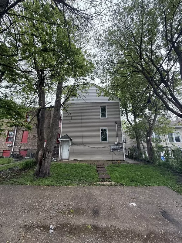 Chicago, IL 60617,10230 S Yates Boulevard