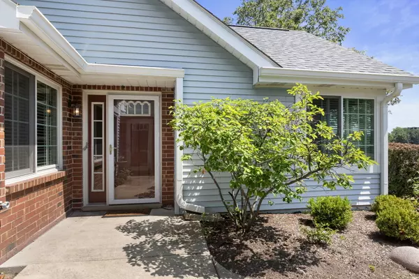 Lincolnshire, IL 60069,2 Warwick Lane