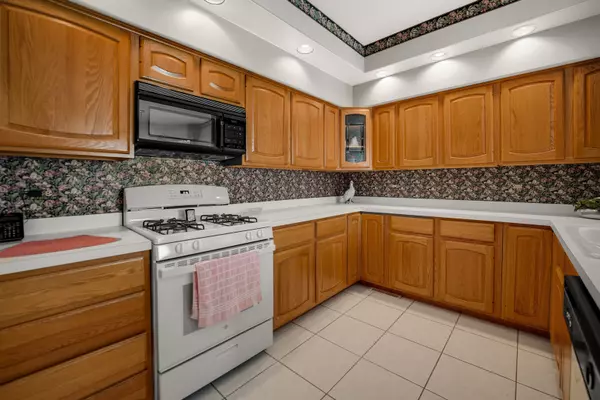 Palos Heights, IL 60463,1 Moorings Drive