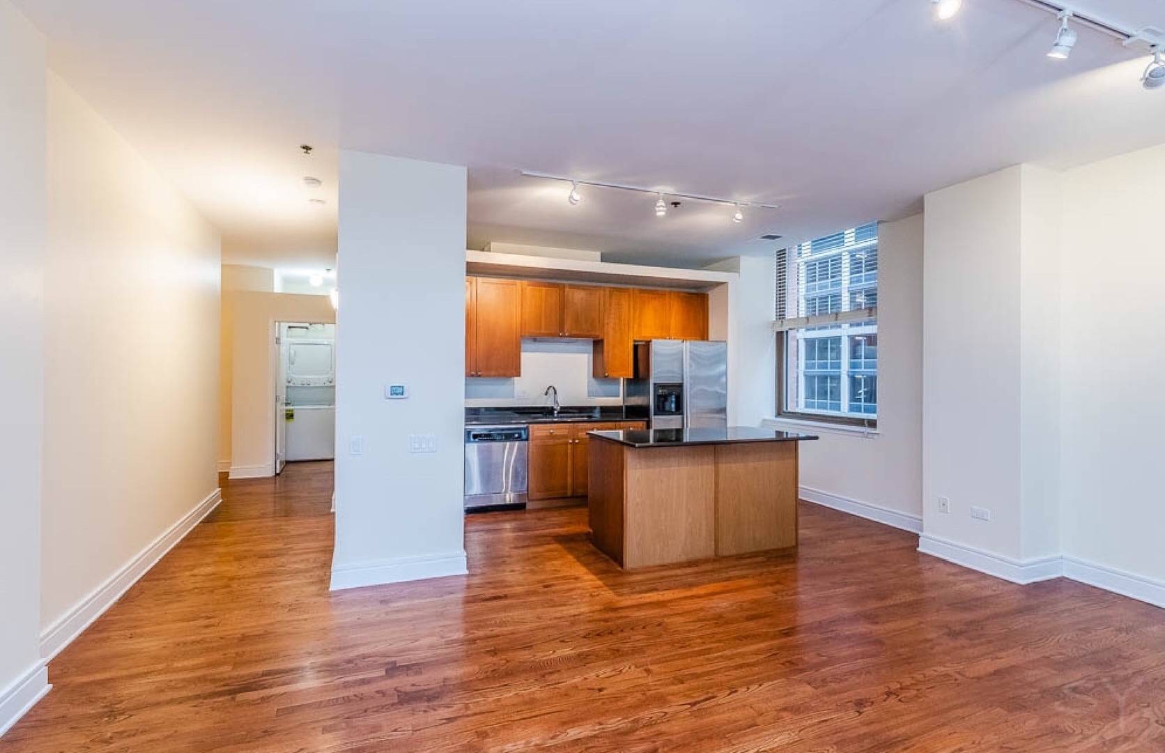 Chicago, IL 60606,212 W WASHINGTON Street #804