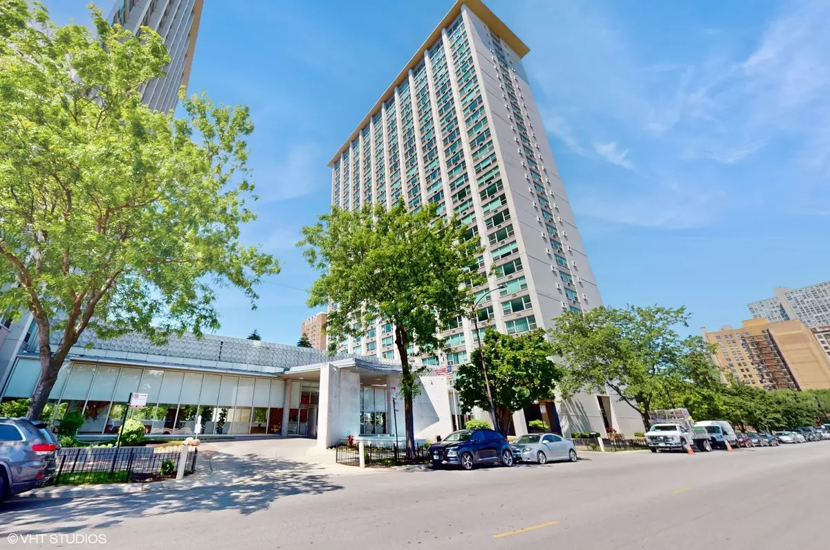 Chicago, IL 60613,3600 N Lake Shore Drive #2219