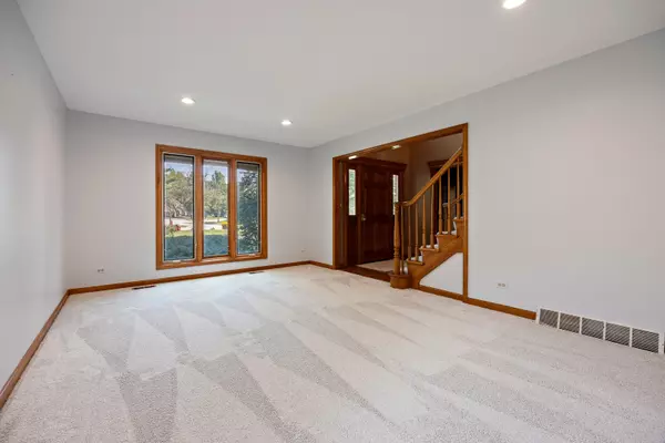 Woodridge, IL 60517,6305 Greene Road