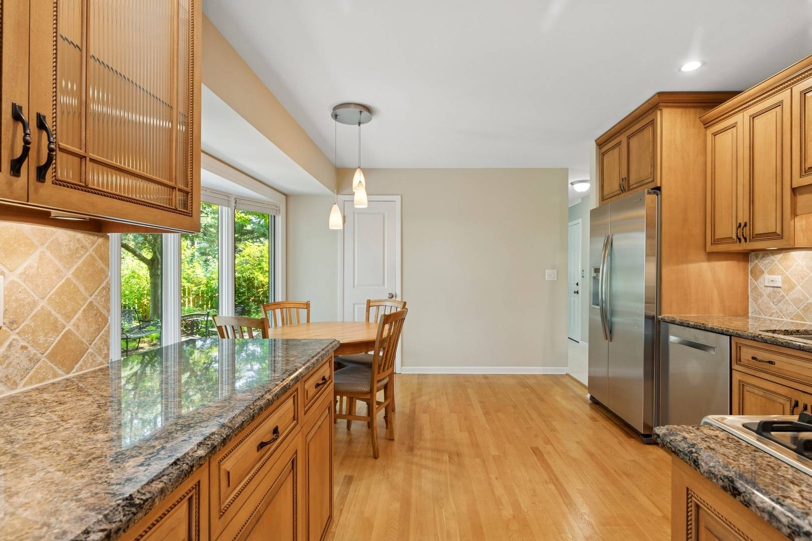 Libertyville, IL 60048,1218 Sussex Lane