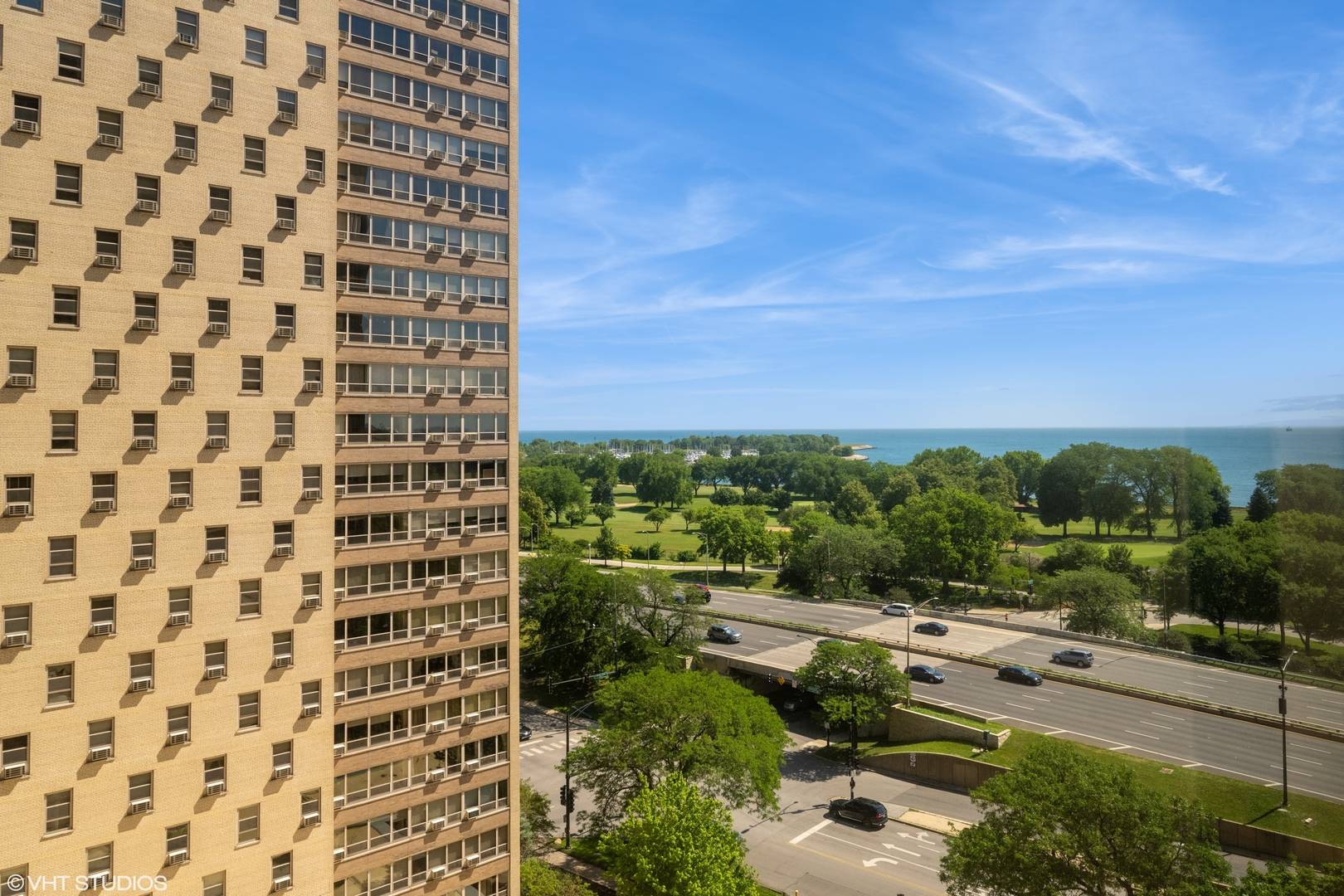 Chicago, IL 60613,3950 N Lake Shore Drive #1224