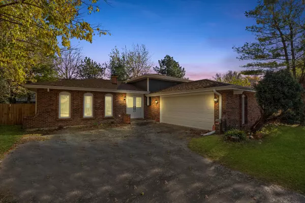 Lansing, IL 60438,18227 OLDE FARM Road