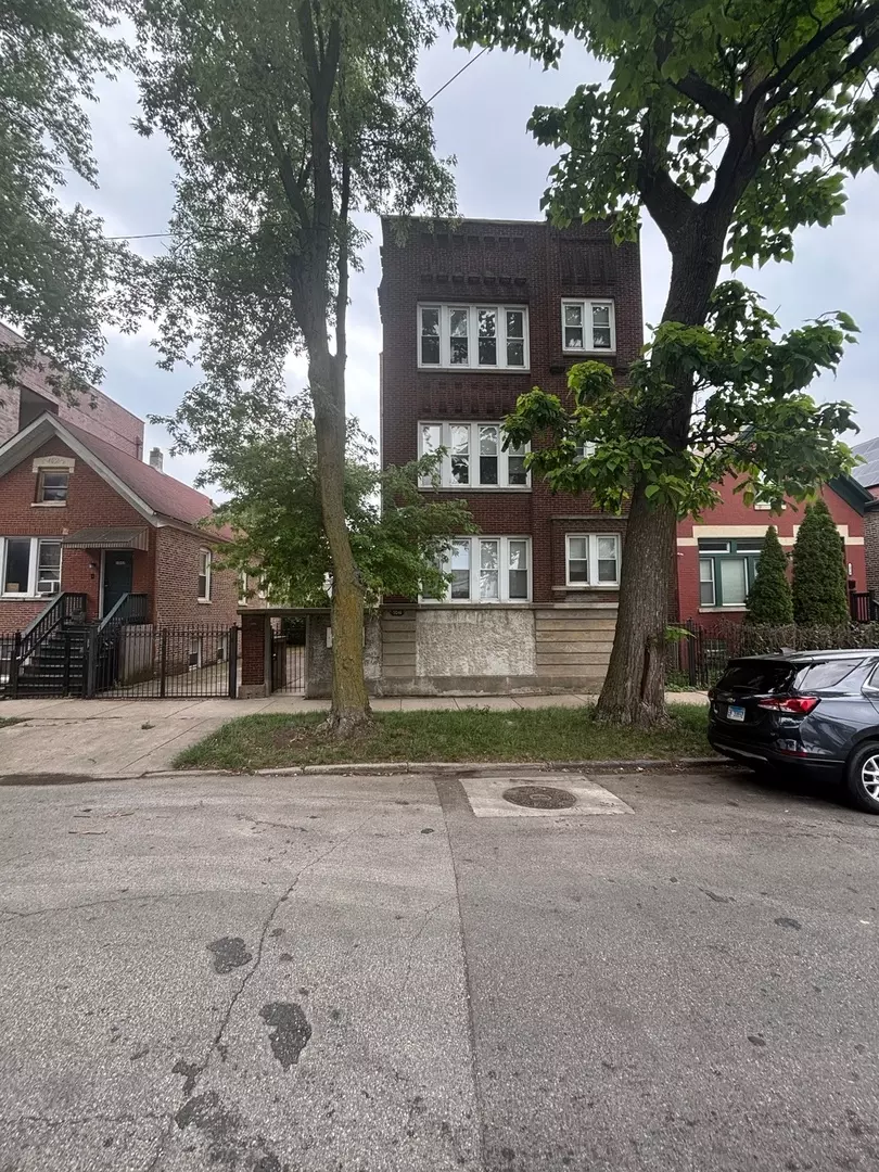 Chicago, IL 60622,1046 N Rockwell Street