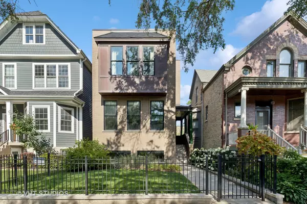 2743 N Mozart Street, Chicago, IL 60647