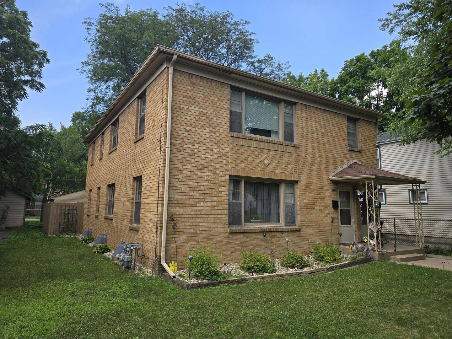 1524 Greenwood Avenue, Rockford, IL 61107