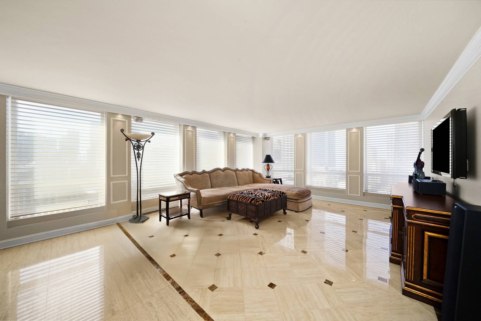 Chicago, IL 60611,260 E CHESTNUT Street #3001
