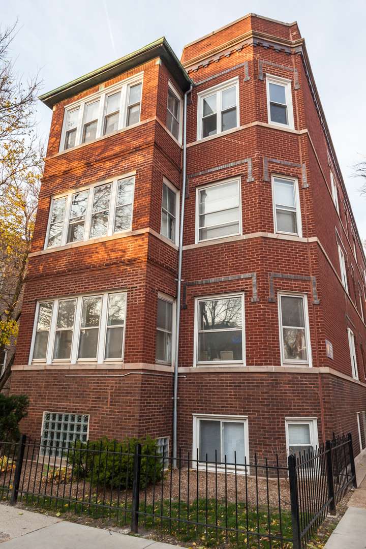 Chicago, IL 60622,2200 W Cortez Street #2F