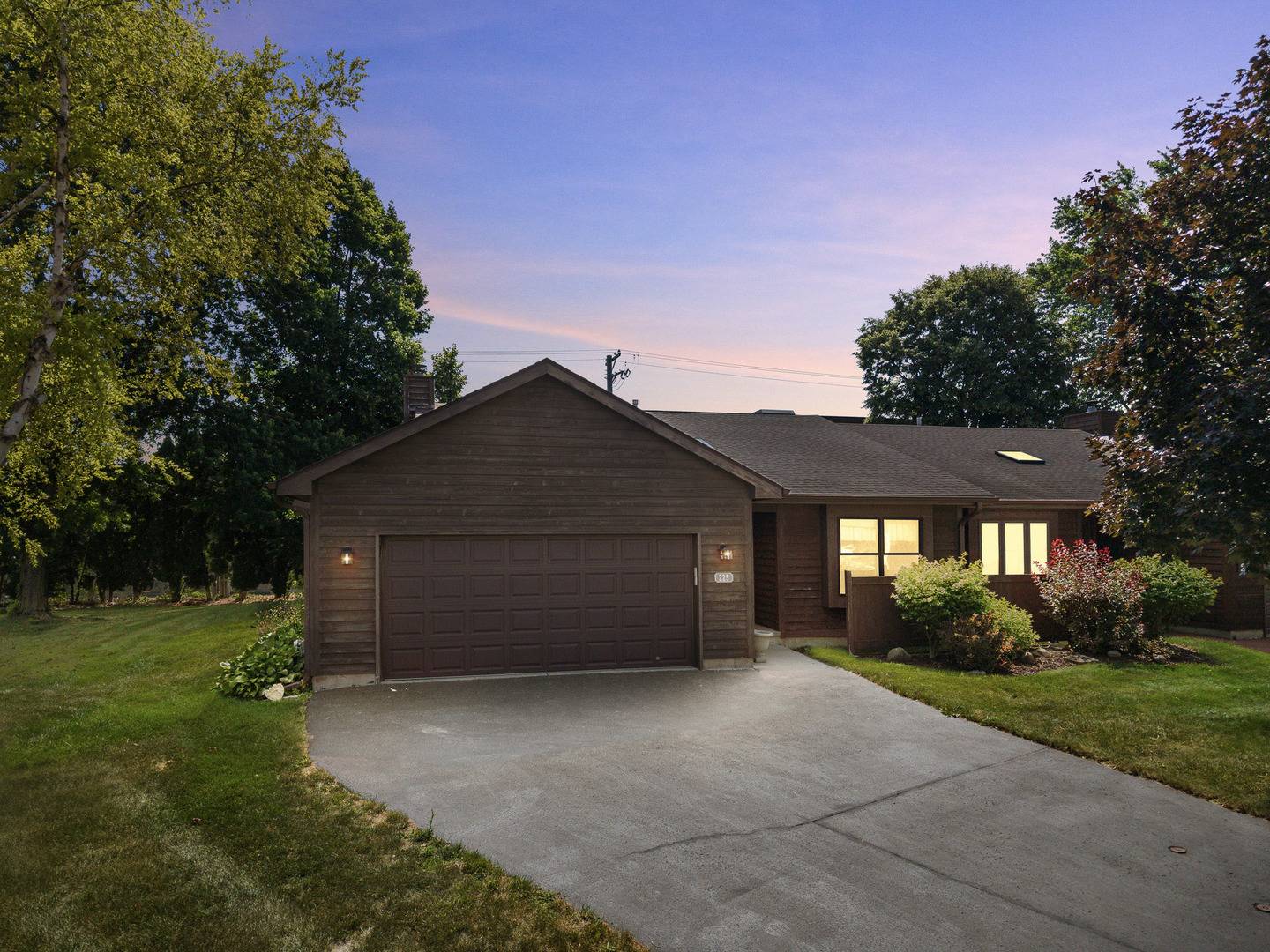 Dekalb, IL 60115,225 Mattek Court