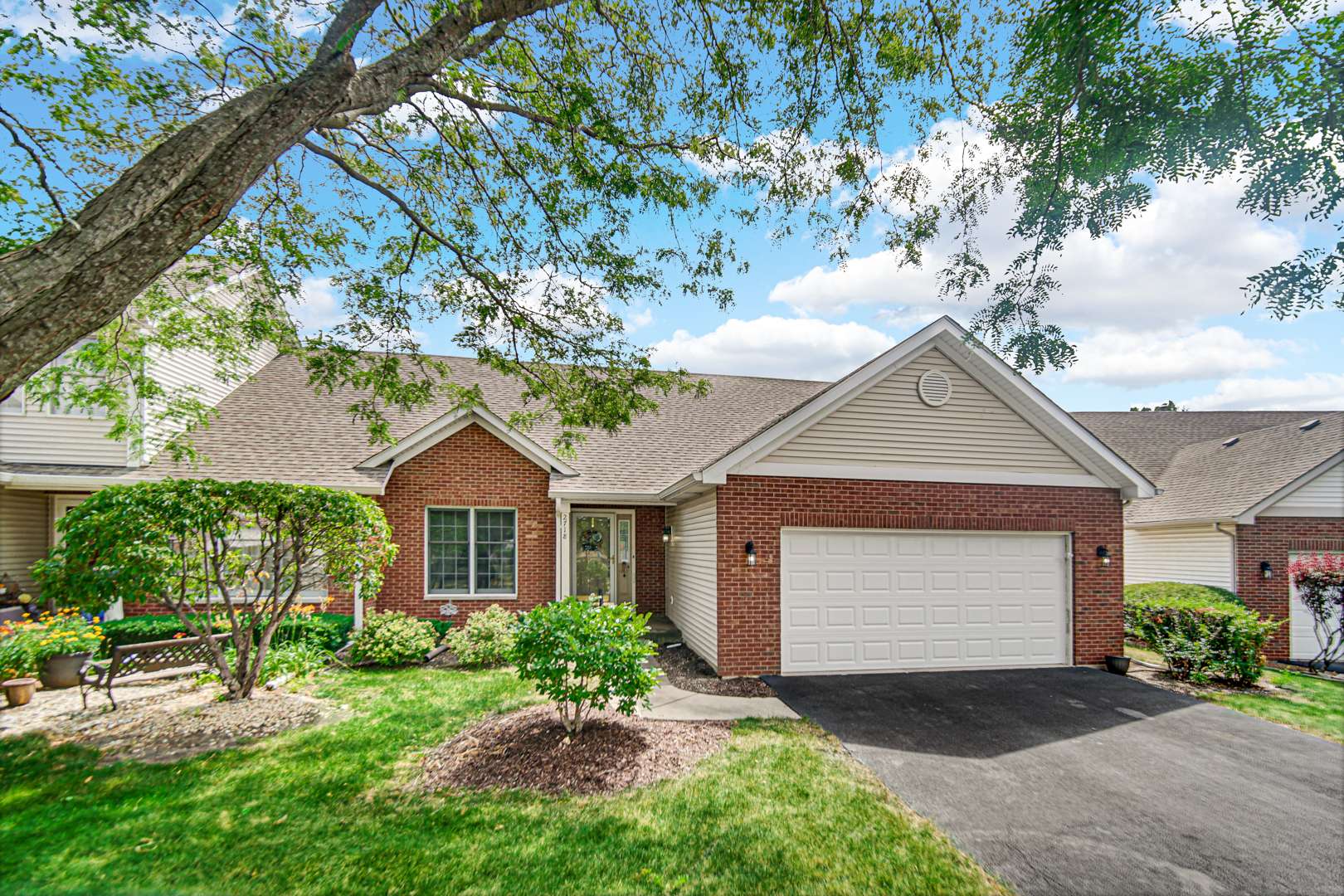 2718 Lake Side Circle, Joliet, IL 60431