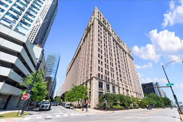 680 N Lake Shore Drive #914, Chicago, IL 60611