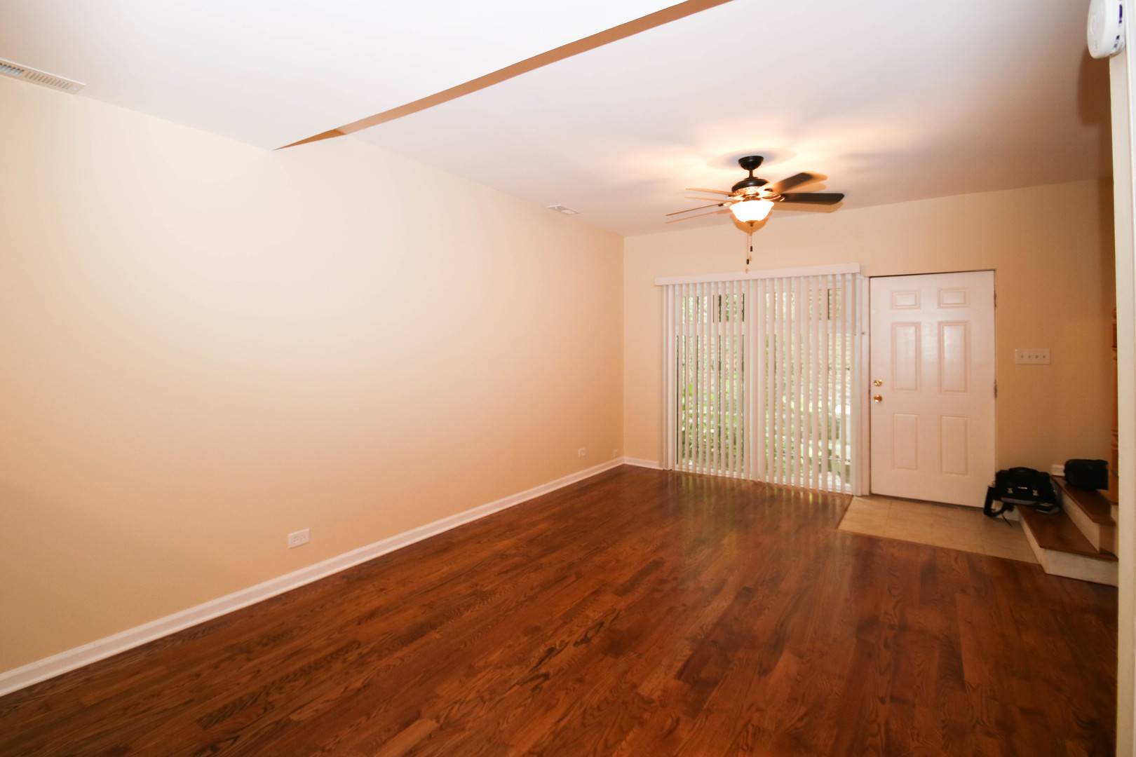 Chicago, IL 60610,1011 N La Salle Drive #1E