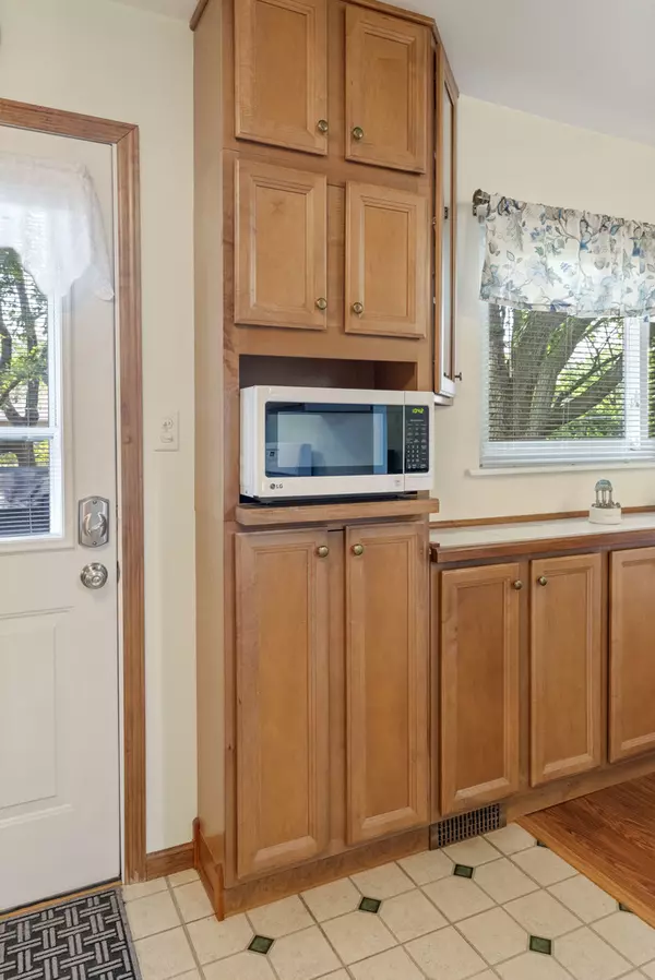 Streamwood, IL 60107,509 Waverly Avenue