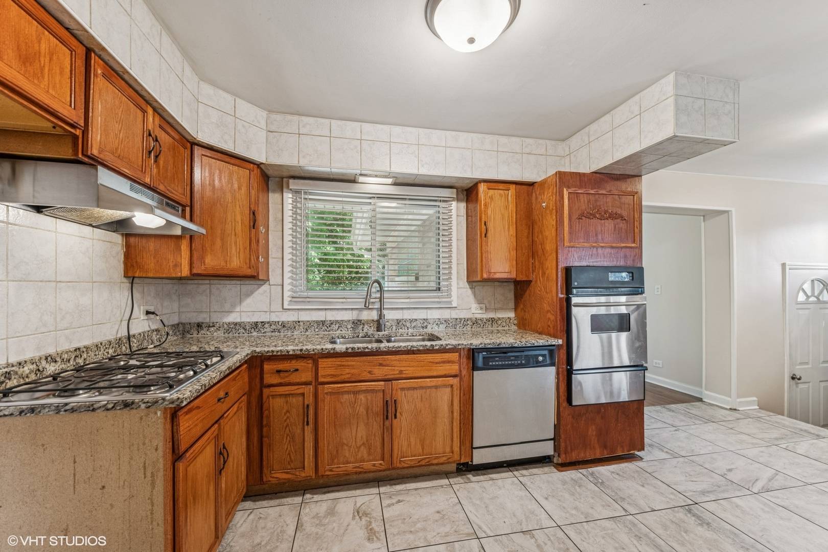 Westchester, IL 60154,2151 NEWCASTLE Avenue