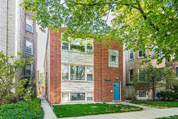 Chicago, IL 60645,7530 N Oakley Avenue #1