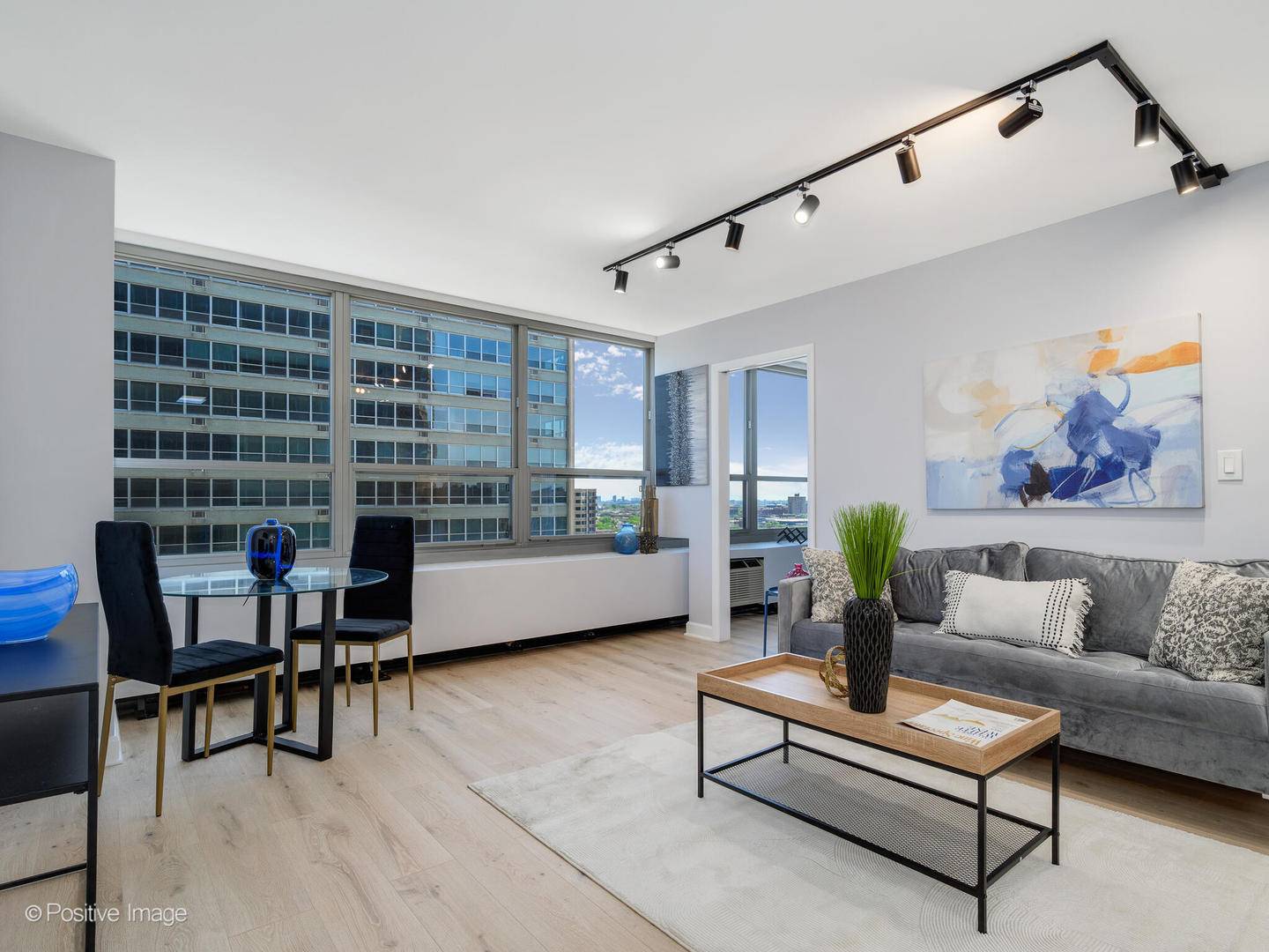 Chicago, IL 60657,3550 N Lake Shore Drive #1921