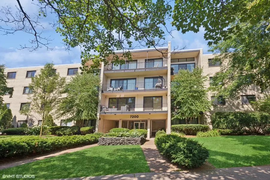 7200 N Ridge Boulevard #2C, Chicago, IL 60645