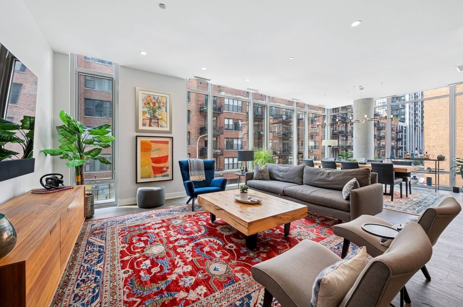 Chicago, IL 60654,360 W Erie Street #3A