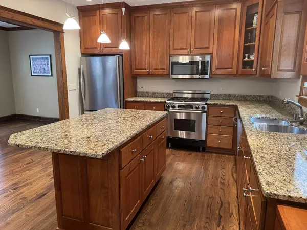 Oak Park, IL 60304,Address not disclosed