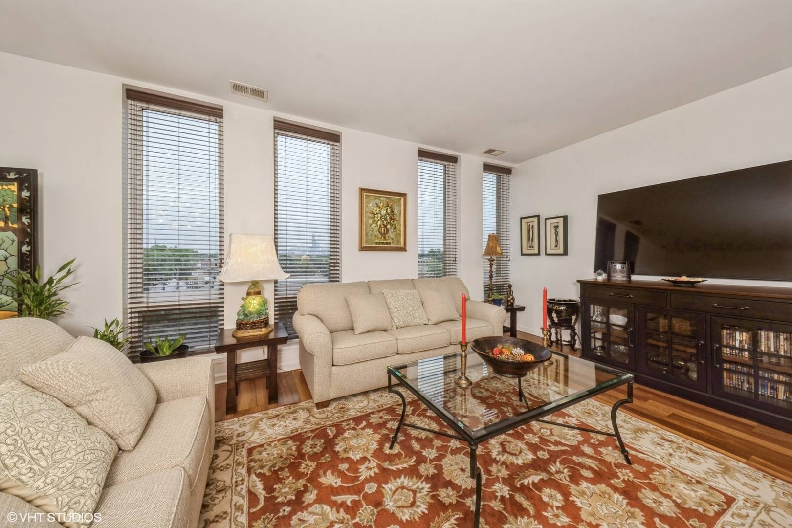 Chicago, IL 60608,3450 S HALSTED Street #416
