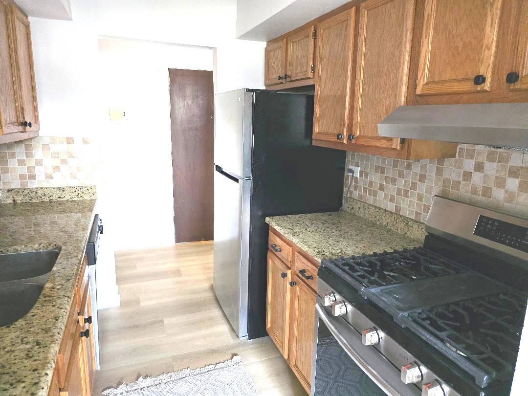 Woodridge, IL 60517,2212 Country Club Drive #2