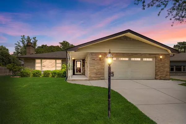 Western Springs, IL 60558,5205 Ellington Avenue