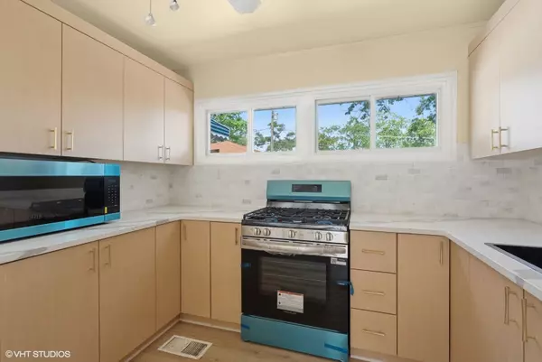 Westchester, IL 60154,1113 Bristol Avenue