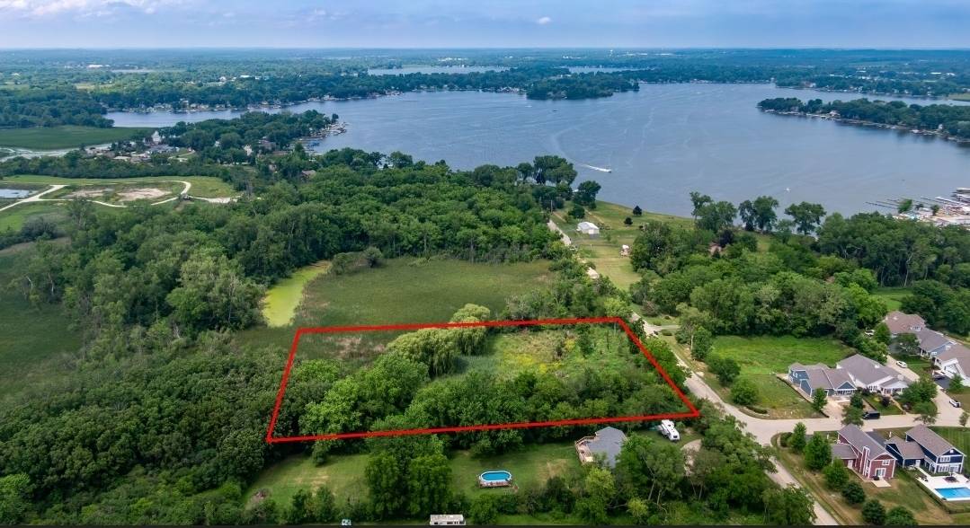 40700 N Elime Road, Antioch, IL 60002