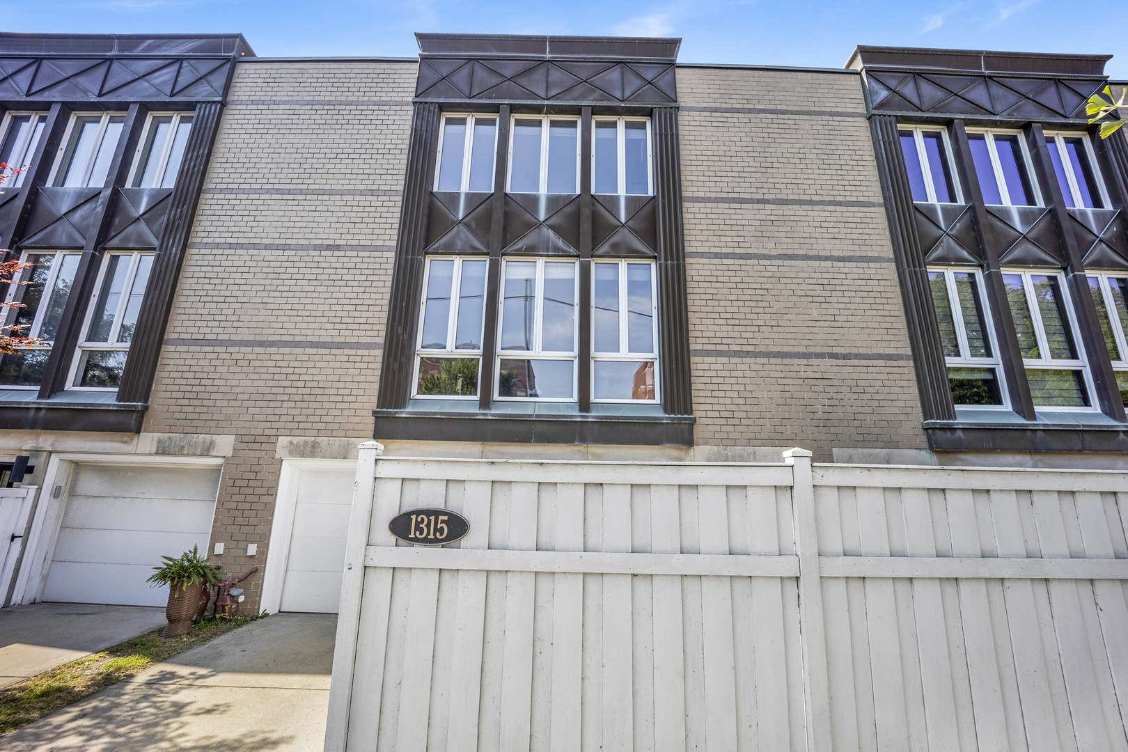 1315 W Webster Avenue, Chicago, IL 60614
